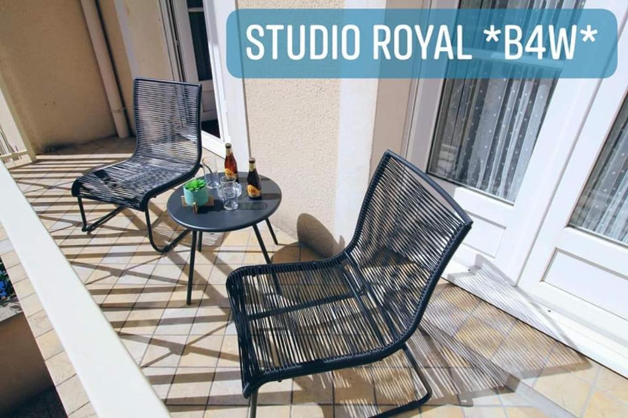 Studio Royal By Beds4Wanderlust - Place Du Marche Avec Parking Prive Fontainebleau Luaran gambar